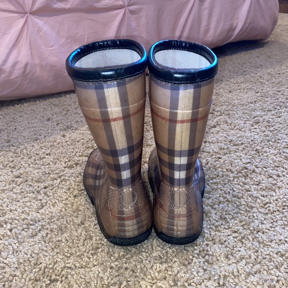 Burberry Girl’s Rainboots - Picture 4 of 10
